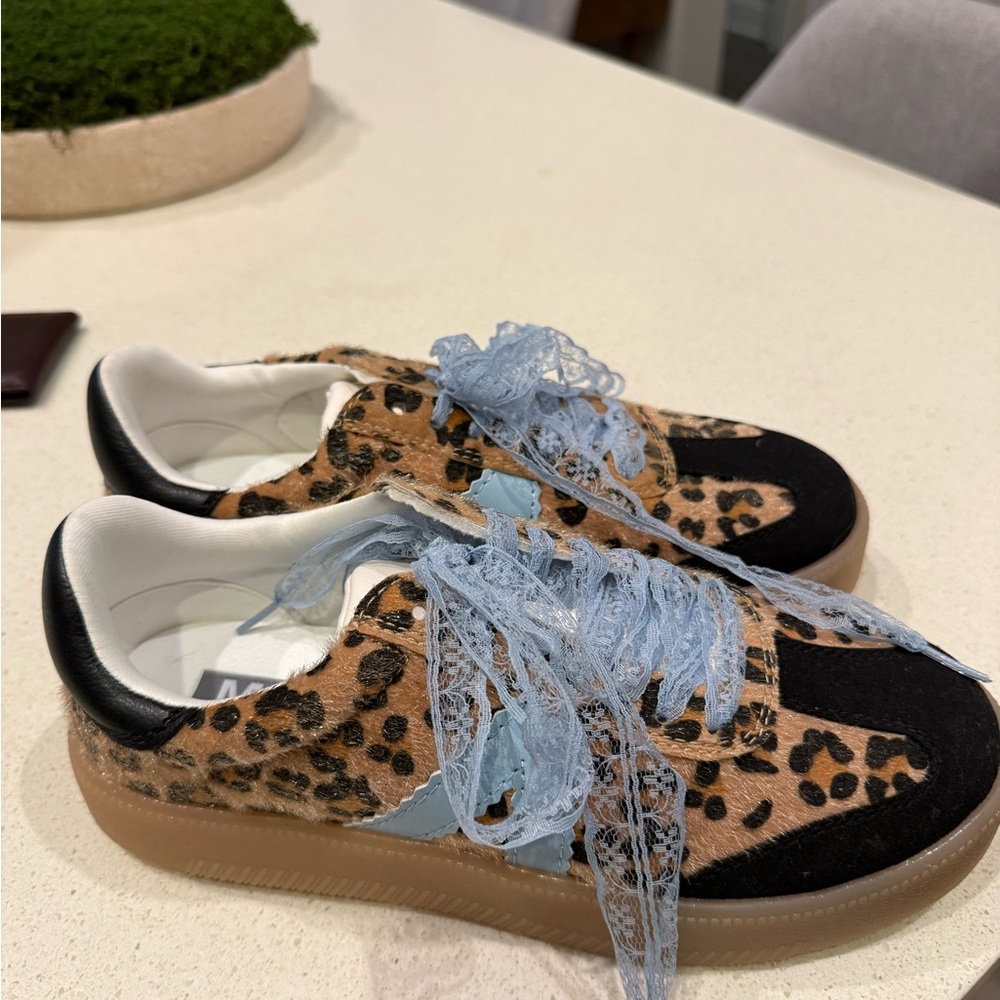 Leopard Print Casual Women’s Sneakers with Light Blue Lace-Up